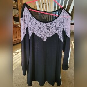 Beautiful Vintage Suzy Shier Woman's Long Sleeve Sweater Black with Pink Lace